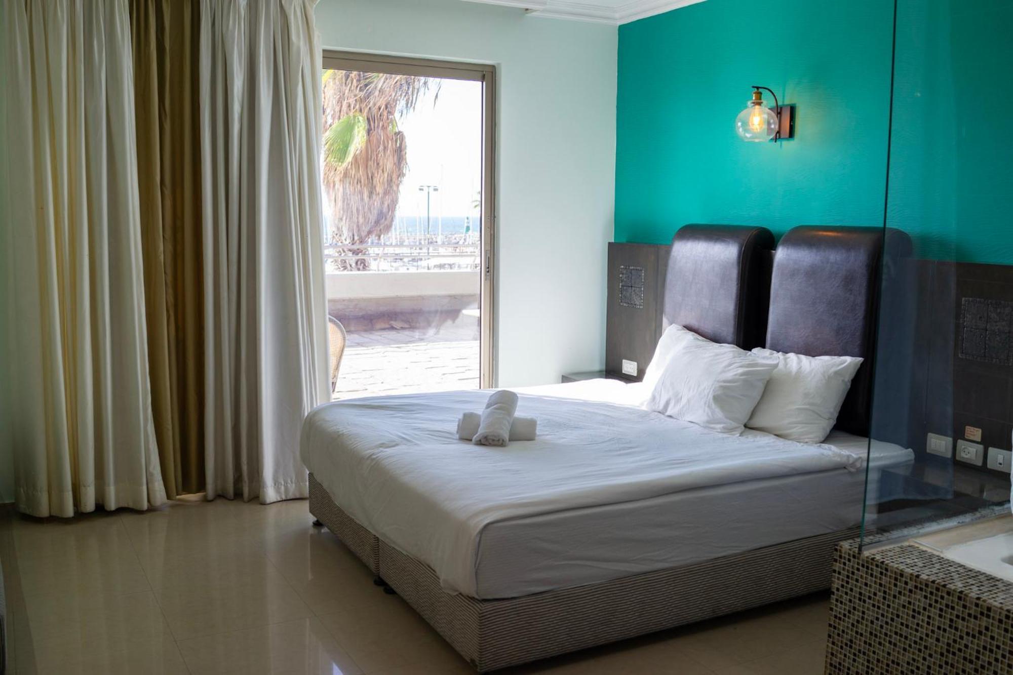 Marina Beach Hotel Tel Aviv Exterior photo