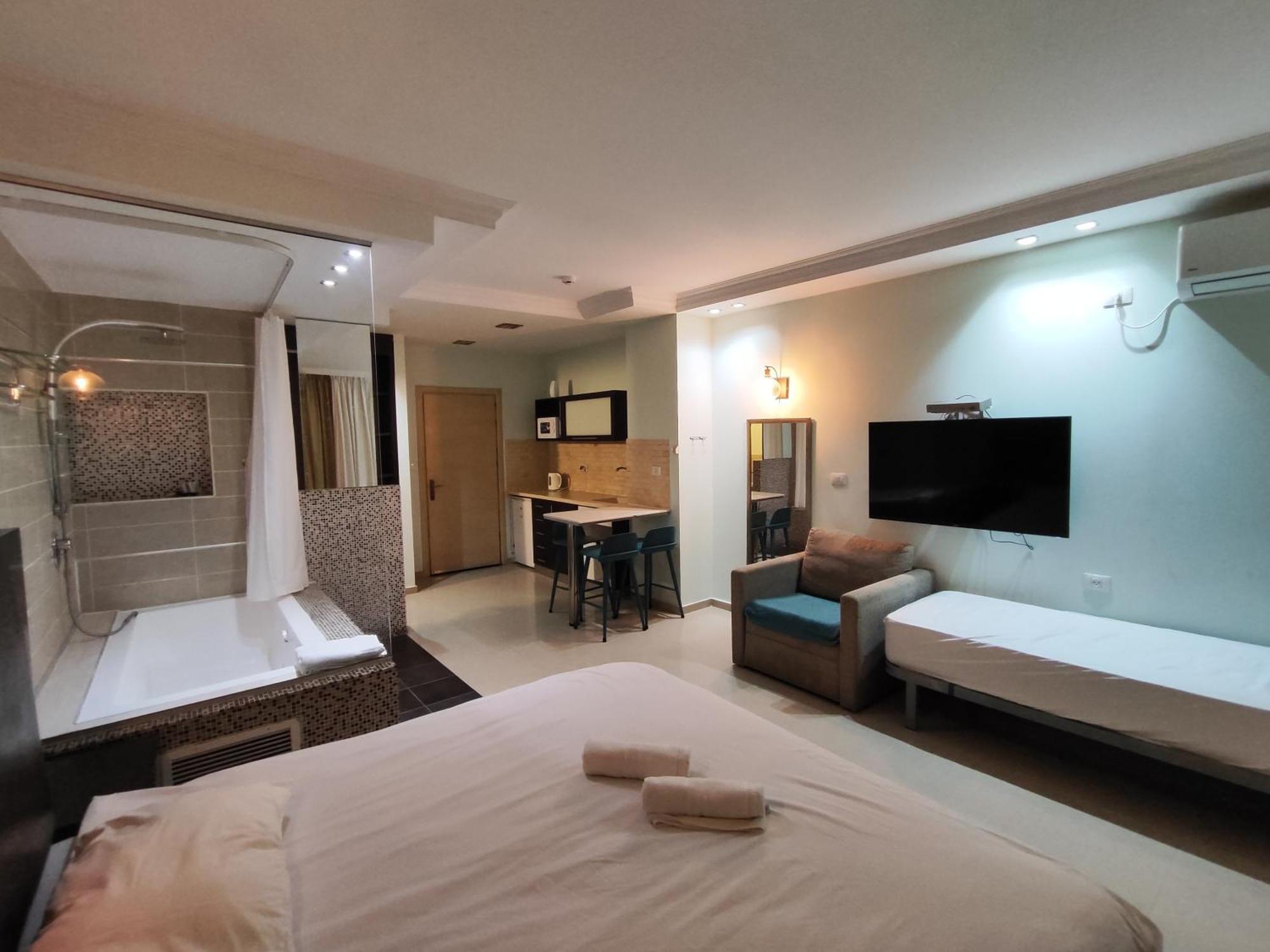 Marina Beach Hotel Tel Aviv Exterior photo